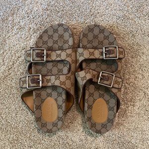 Gucci Men's slide sandal with straps